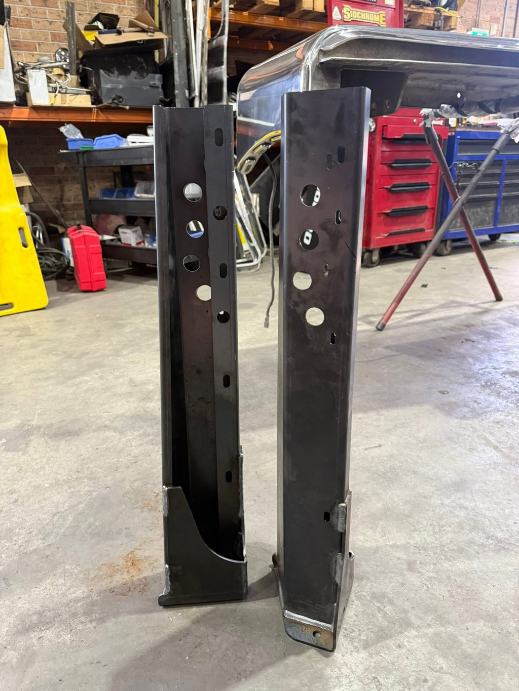 Tail Light Outrigger Set